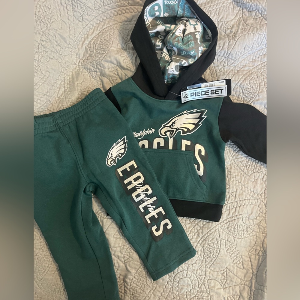 NWT Green and Black Eagles Hoodie and Pants Set